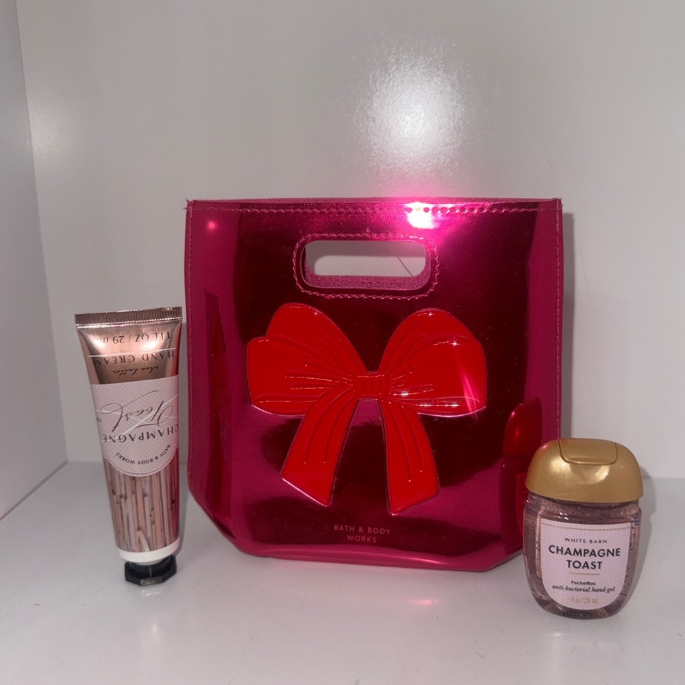 White Barn Champagne Toast Gift Set - Red and Gold